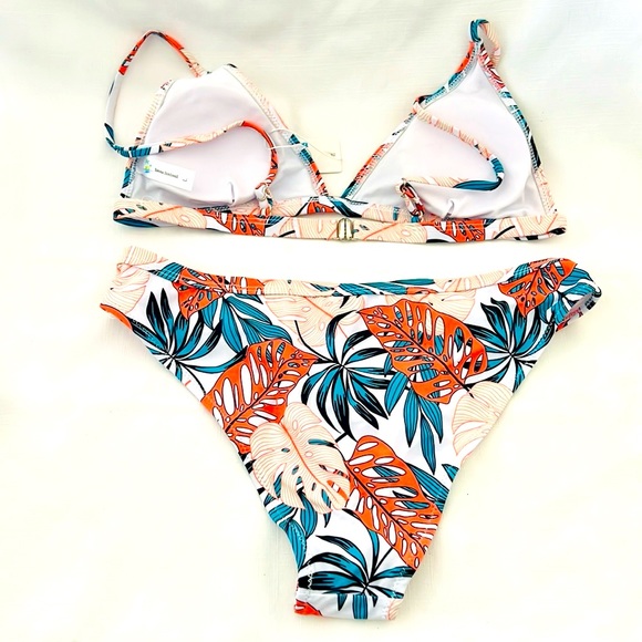 Beachsissi~Bikini / Tropical Leaf Print - Picture 4 of 13